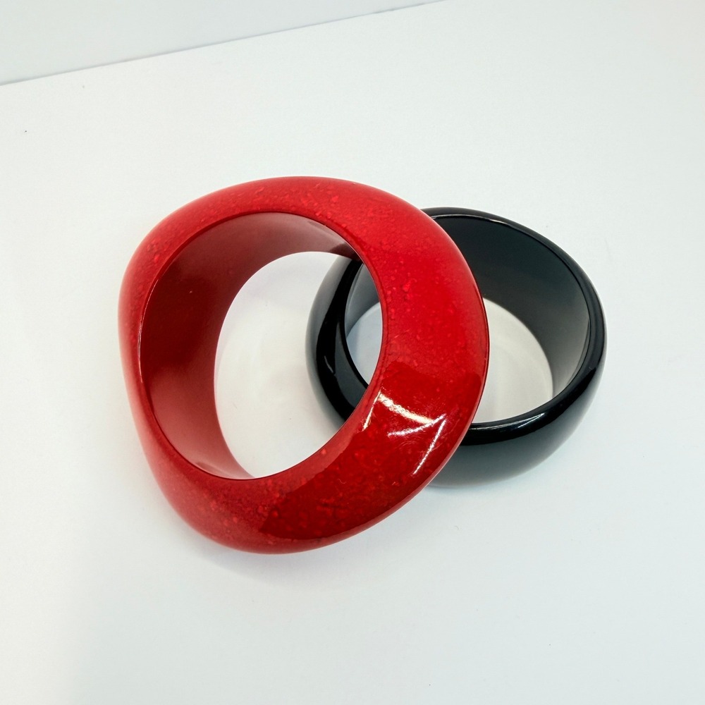 Vintage 1980s Sculptural Red Black Bangle Bracelet Set Lucite Wave Chunky Domed